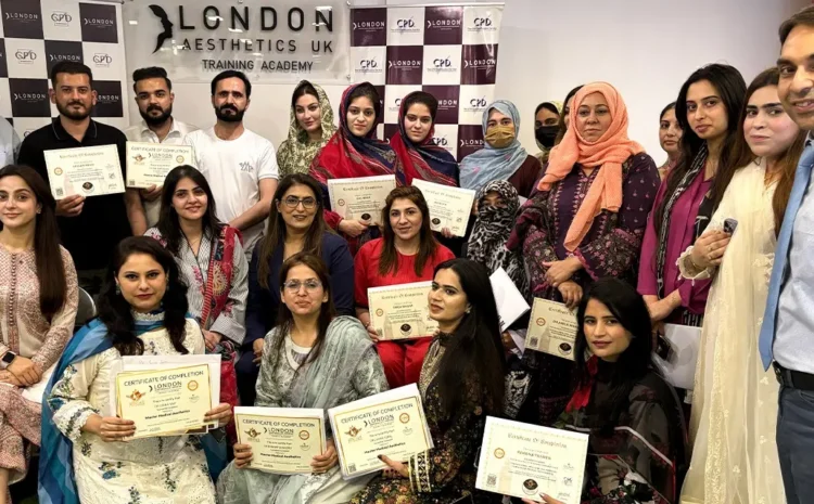 dr -salma-london-aesthetics-uk-training-certificate-distribution